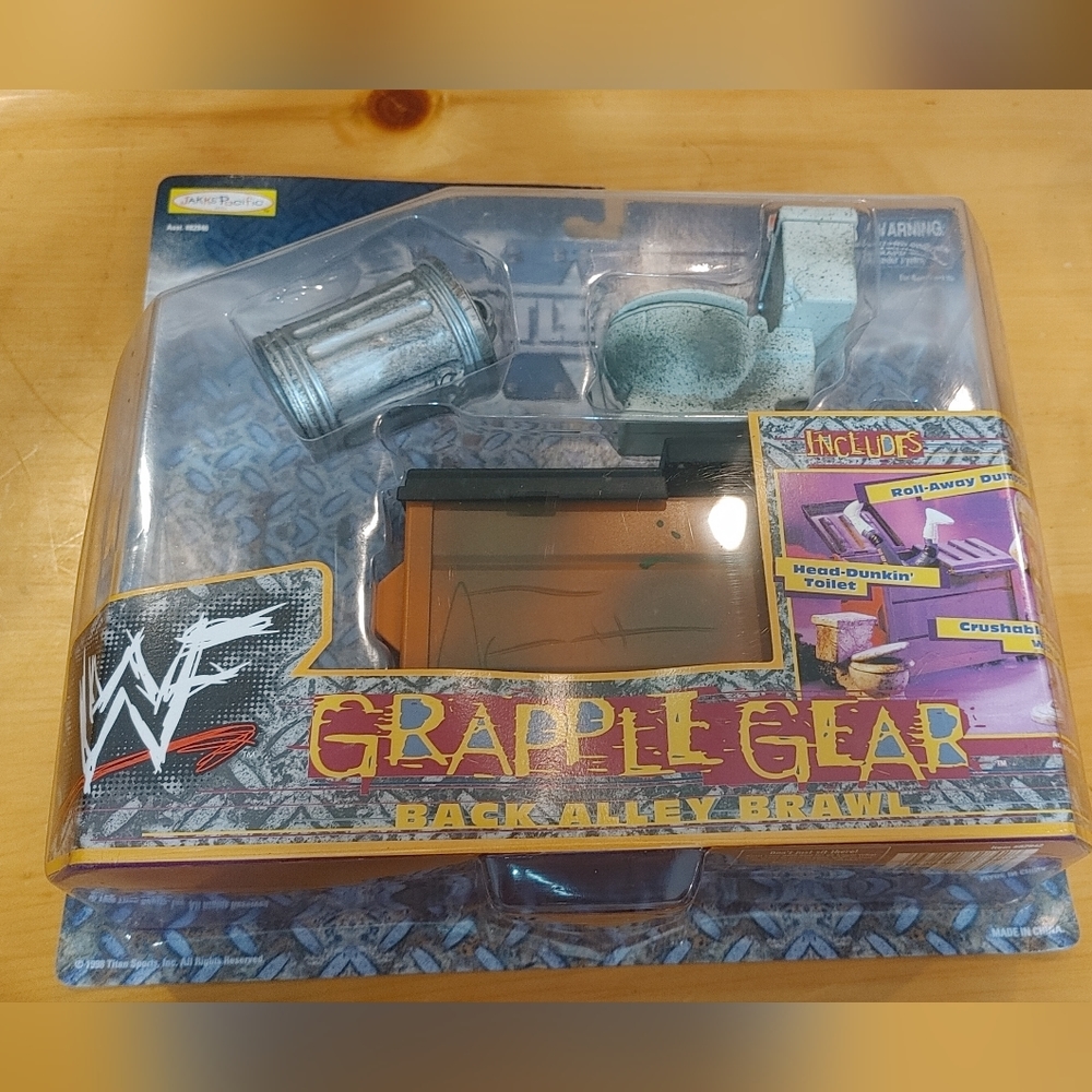 WRESTLEMANIA XV GRAPPLE GEAR BACK ALLEY BRAWL PLAYSET - JAKKS 1998 sealed